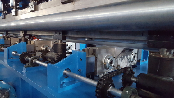 Hohe Kapazitäts-Glasfaser geglaubte vor- Nadel-Stanzmaschine 2200-8000mm 6,5 M